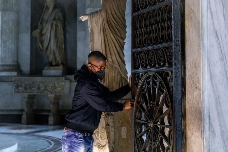 Rome: Turning the Lights on at the Vatican Museums - Who this Vatican morning is best for