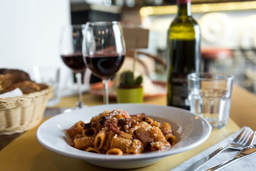 Rome: Twilight Trastevere Food Tour with Wine Tasting - Trastevere at twilight: why the timing feels right