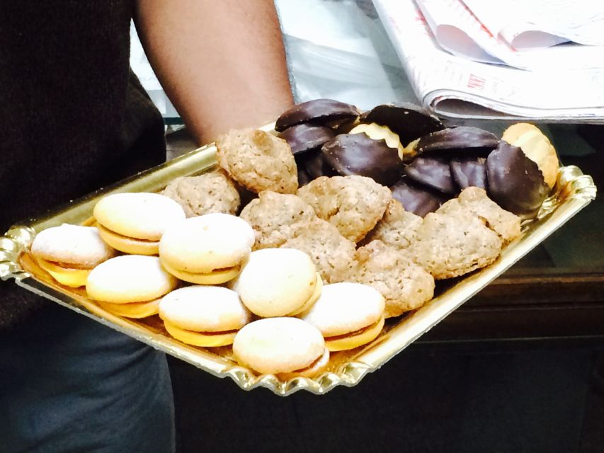 Rome: Twilight Trastevere Food Tour with Wine Tasting - Da Enzo al 29: the line-skip that buys back your evening