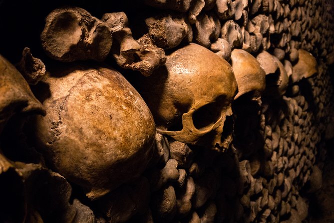 Rome Underground Catacombs Small-Group Tour - Finding Via delle Sette Chiese and starting the descent