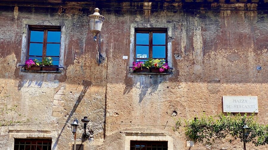 Rome: Underground Trastevere Guided Walking Tour - Morning vs afternoon: how the schedule changes the experience