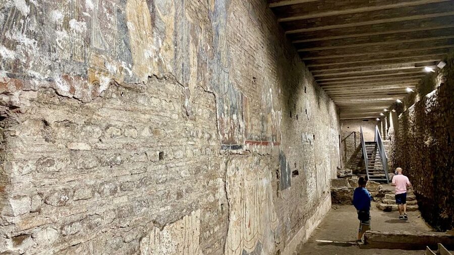 Rome: Underground Trastevere Guided Walking Tour - The Trastevere street walk that makes the churches make sense