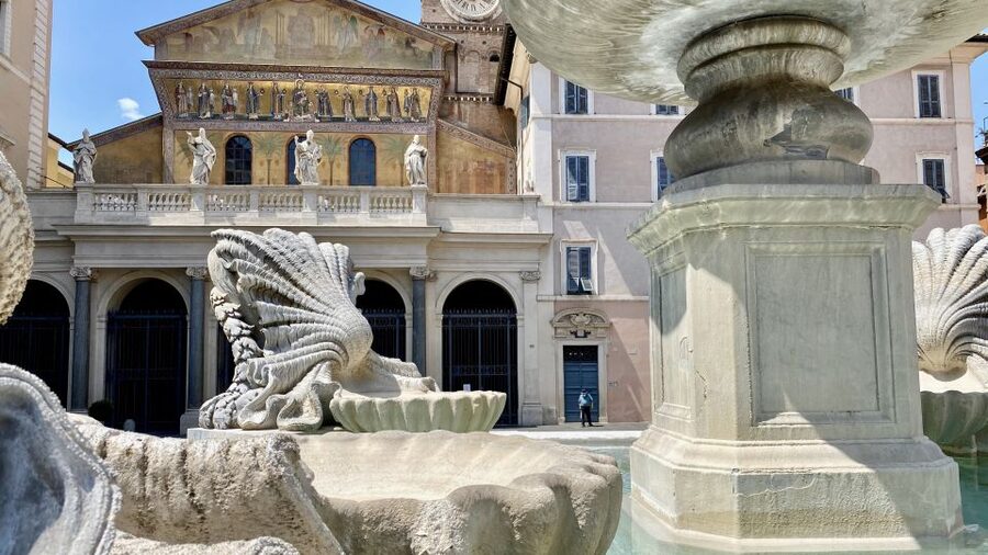 Rome: Underground Trastevere Guided Walking Tour - Santa Maria in Trastevere: end with the golden mosaics