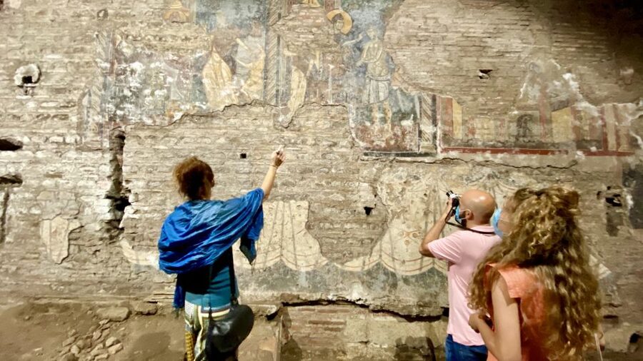 Rome: Underground Trastevere Guided Walking Tour - Meeting by the river and starting with the right orientation
