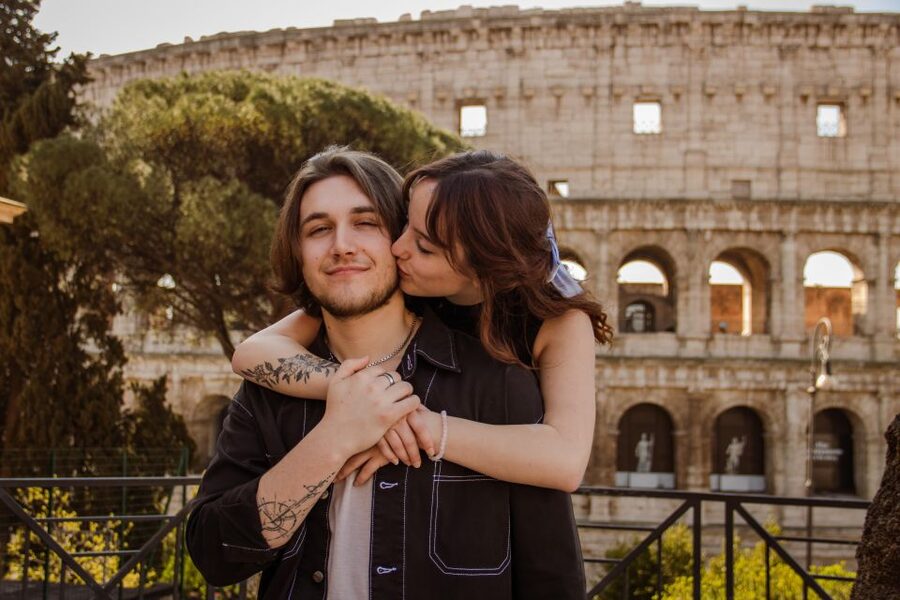 Rome: Unforgettable Photoshoot Experience in Colosseum - Posing help that keeps you comfortable (and not stiff)