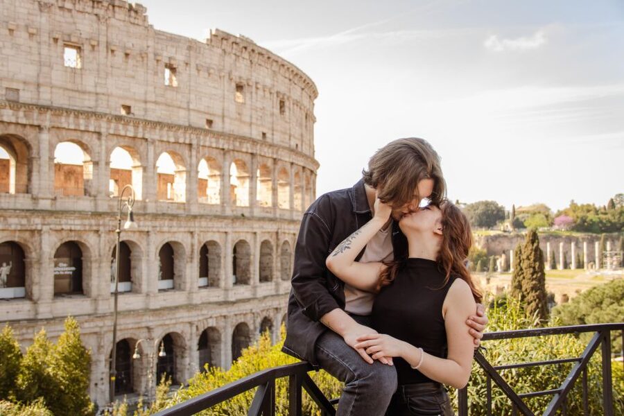 Rome: Unforgettable Photoshoot Experience in Colosseum - Colosseum photo stops: more than one pretty corner