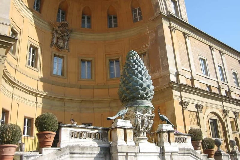 Rome: Vatican Early Morning Private Tour - Courtyard of the Pigna: the first “wow” without the crush