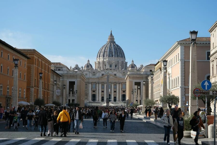 Rome: Vatican Museum & Sistine Chapel Skip-the-Line Entry - Via dei Gracchi check-in: the easiest part if you prep your phone