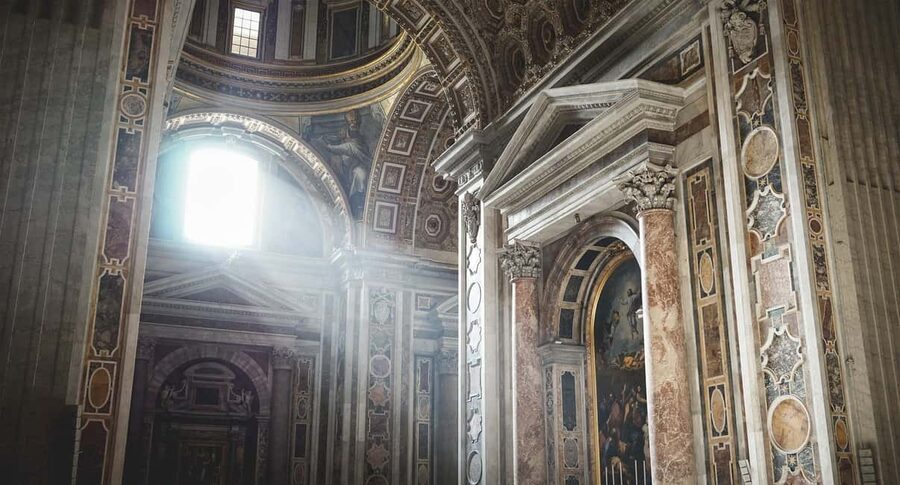 Rome: Vatican Museums & Sistine Chapel Entry Ticket - Meeting point basics: the cinema landmark and your host