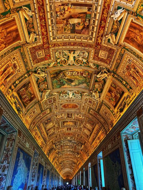 Rome: Vatican Museums & Sistine Chapel Fun Tour with Entry - Headsets and photo time: how to make the tour work for your style