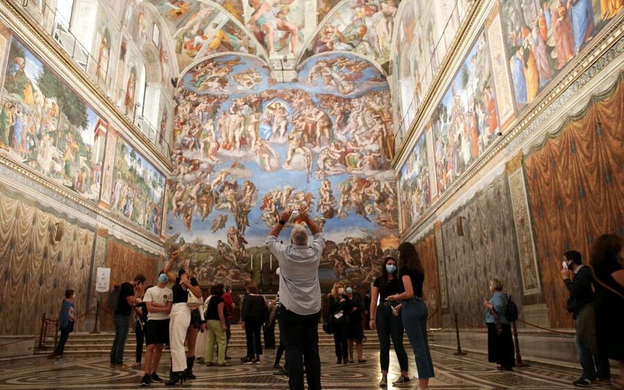 Rome: Vatican Museums Sistine Chapel with priority admission - What the escort actually does (and why it helps)