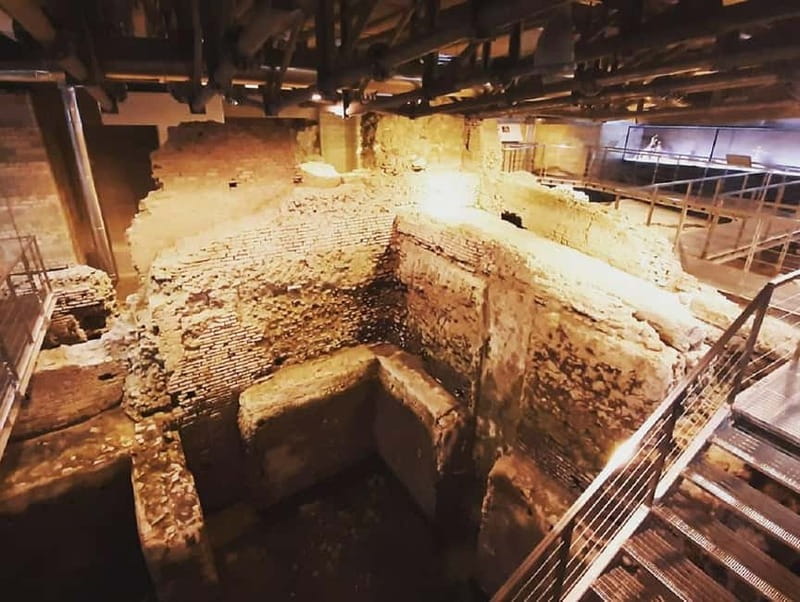 Rome: Vatican Necropolis and Via Triumphalis Guided Tour - Meeting at Chiosco Bar L’Ottagono and how the 75 minutes usually plays out