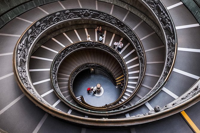 Rome: Vatican Pass plus Top Attractions and Transport - Colosseum, Forum, Palatine: Ancient Rome Comes With Reservation Reality