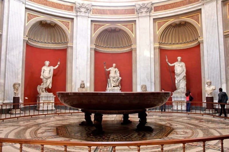 Rome: Vatican, Sistine Chapel & St. Peter's Basilica Tour - St. Peter’s Basilica and La Pietà: Holy Space, Big Footnotes