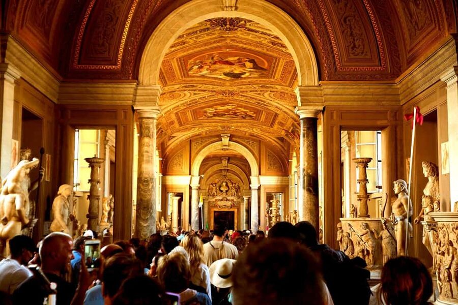 Rome: Vatican & Sistine Chapel Tour + Optional Colosseum - Skip the stress at Viale Vaticano 100