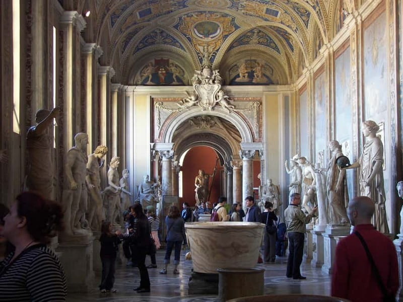 Rome: Vatican, Sistine & St. Peter's Fast Track Private Tour - A private guide that actually changes the day