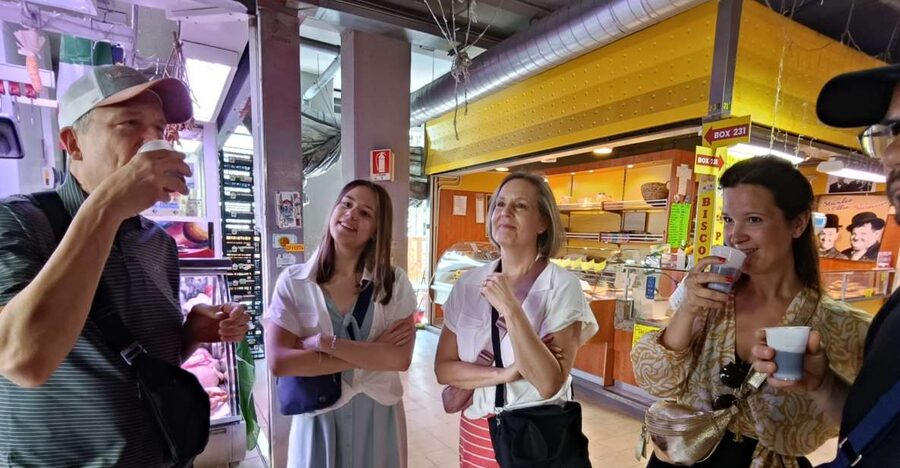 Rome: Vatican Street Food and Wine Tour with Farmers Market - Wine Included: How the Pairings Make Italian Drinking Easier