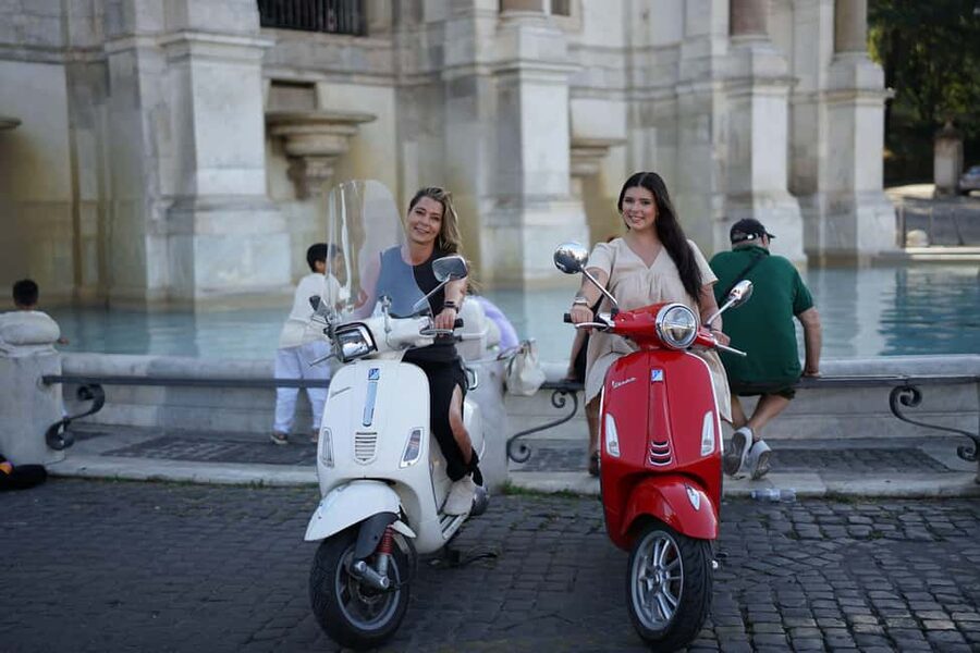Rome: Vespa Photo Tour with City Center Pickup - Janiculum Hill and Terrazza del Gianicolo: the best payoff for photo lovers