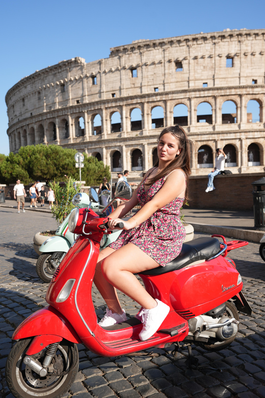 Rome: Vespa Photo Tour with Historic City Highlights - Colosseum photo stop: the classic moment in 10 minutes