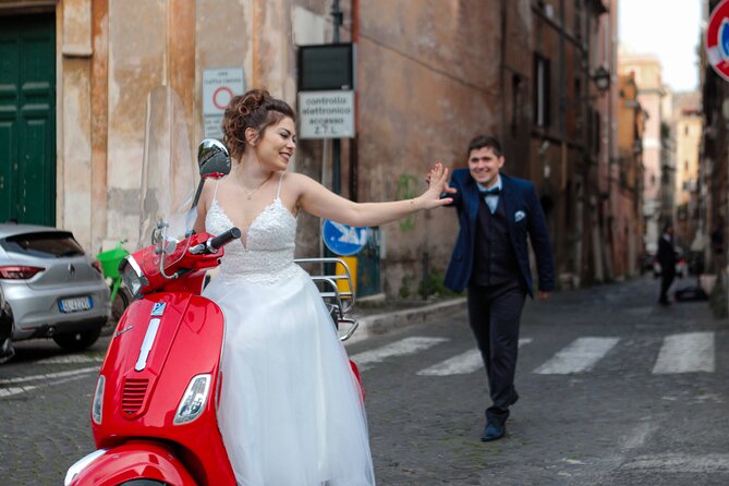 Rome Vespa Scooter Tour with Professional Photographer - Vittoriano and Piazza Venezia: big marble monument energy