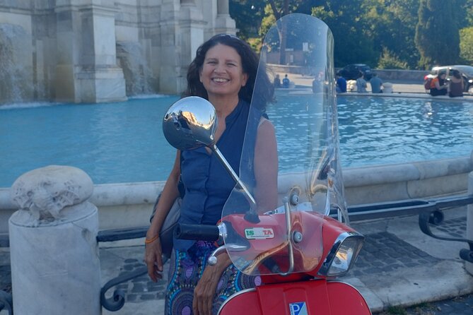 Rome Vespa tour with Pro Photographer - Piazza Navona: fountains to close out the ride