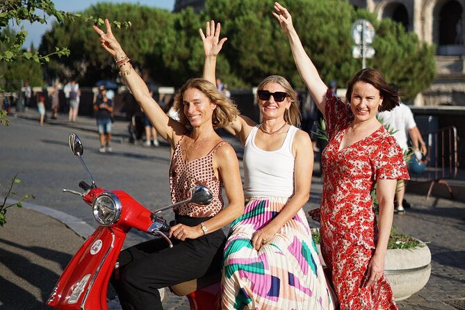 Rome: Vespa Tour with Professional Photoshoot - Stop 1: Colosseum photos in 30 minutes (and the admission ticket rule)