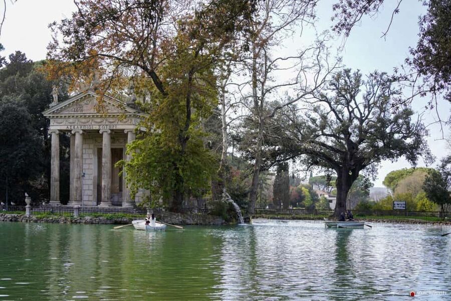 ROME: Villa Borghese Lake tour by boat with independent rowing + aperitif - Getting Close to the Temple of Aesculapius (The Island in the Center)