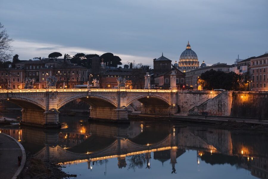 Rome: VIP Golf Cart Food Tour - Landmarks plus food context: how the guide turns sights into stories