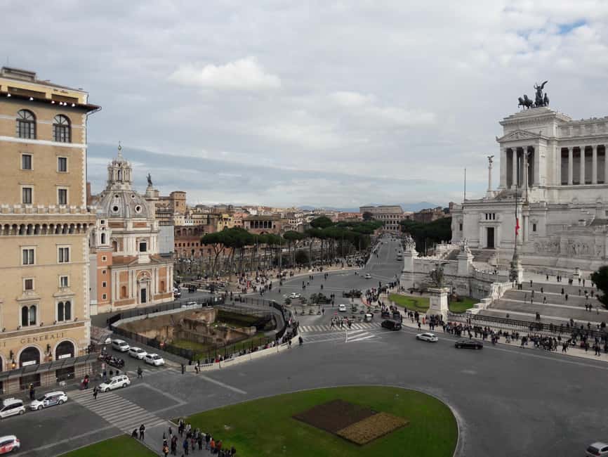 Rome: Walking Tour of World War 2 in Rome - Piazza Navona and the Tiber: the Church’s position during Fascism and war