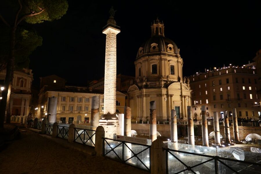 Rome: Wonders of Ancient Rome at Dusk - Trajan’s Forum and the Column: a strong photo moment