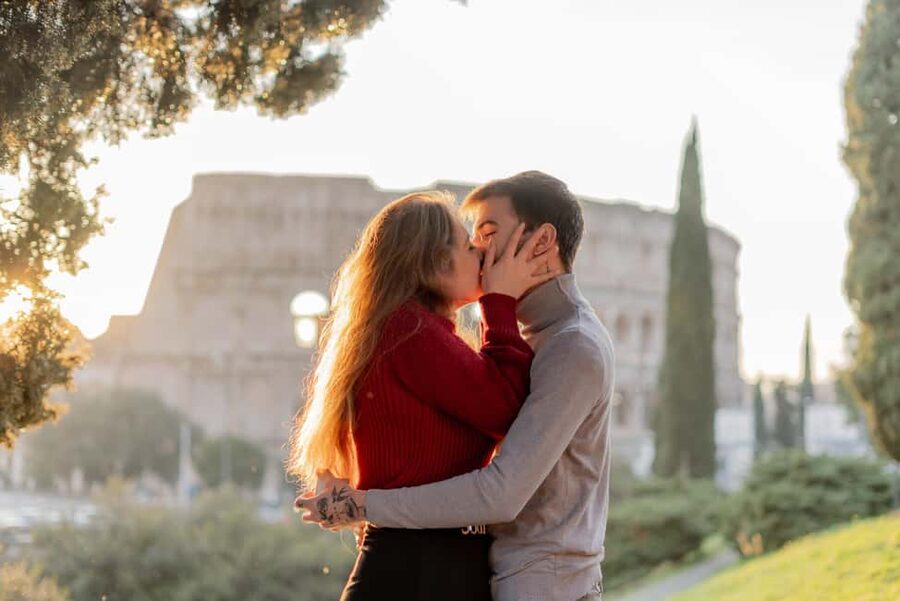 Secret Proposal Photoshoot in Rome + Reel - Who should book this proposal photoshoot in Rome?