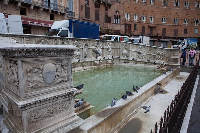 Siena and San Gimignano Day Tour from Rome - San Gimignano: Medieval Manhattan on a 334m hill