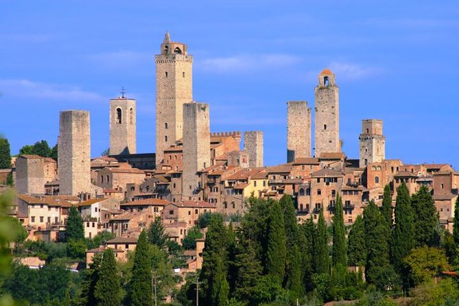 Siena and San Gimignano from Rome: Wine Tasting Tour in Tuscany - Basilica di San Domenico: Gothic Charm Tied to Saint Catherine