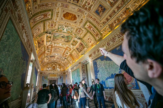 Skip-the-line Sistine Chapel & Vatican Highlights Guided Tour - Sistine Chapel rules and how to enjoy the Last Judgment properly