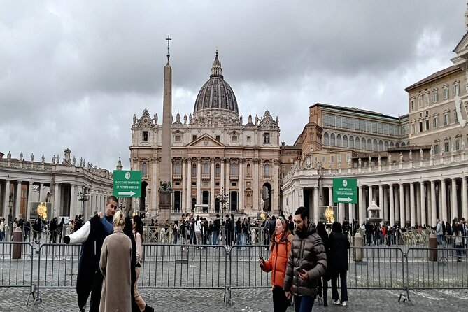 Skip the Line St Peter Basilica Papal Tomb Audio Guide with Water - Dome Views and the Tomb of St Peter: Finishing Strong