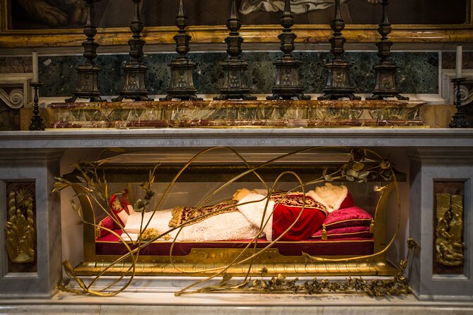 Skip The Line St.Peters Basilica & Papal Tombs Tour with Dome - How the guide keeps St. Peter’s from becoming a chaotic stampede