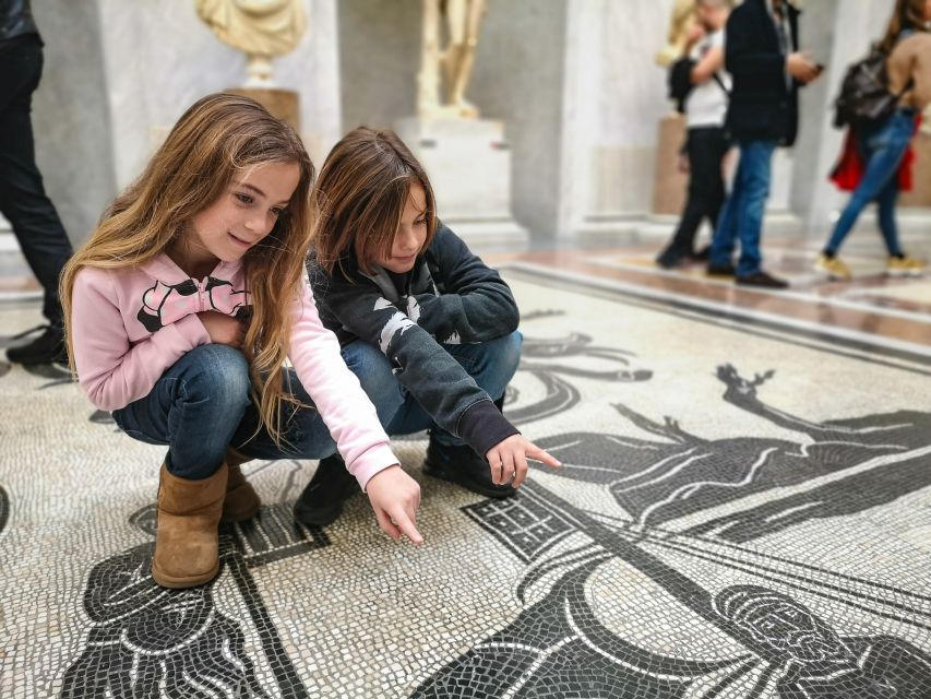 Skip-the-Ticket-Line Kids Fun Sistine Chapel & Vatican Tour - Before you walk in: lockers, security, and the Vatican rules