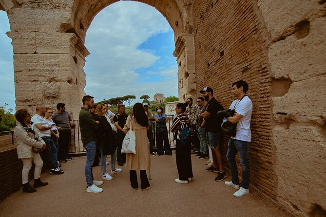 Small group Colosseum with Arena Floor, Palatine Hill & Forum Tour - Palatine Hill Access: The Imperial Neighborhood Angle