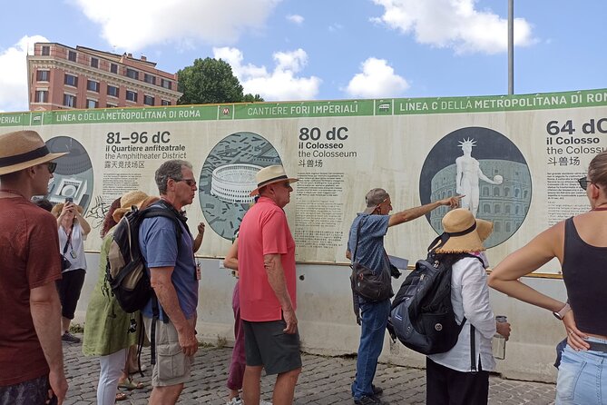 Small Group Guided Tour to the Colosseum, Roman Forum and Palatine Hill - The meeting point: Piazza del Colosseo and the 20-minute head start