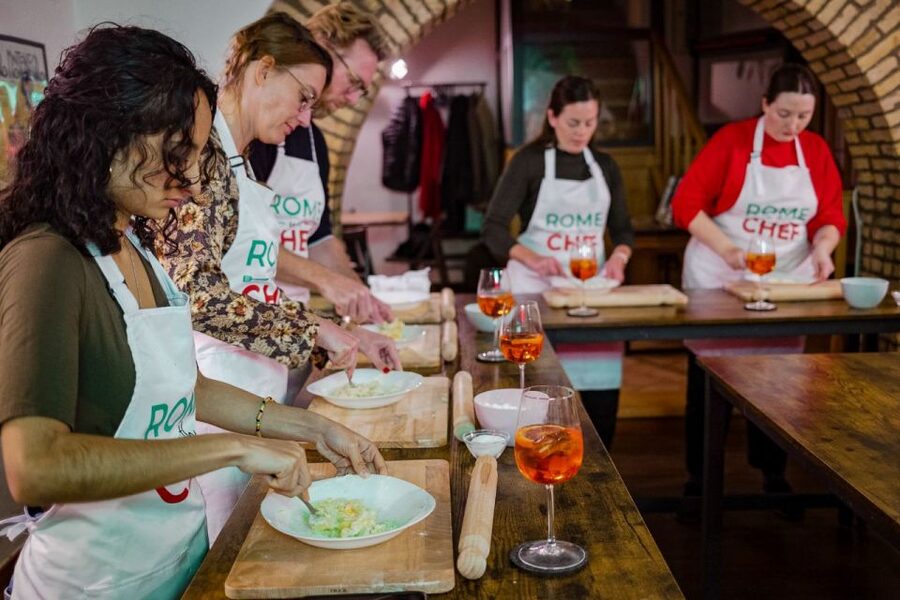 Spritz and Spaghetti Traditional Cooking Class in Rome - The dinner moment: eating what you cooked (and staying social)