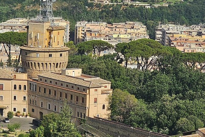 St. Peter's Basilica and Papal Grottoes Guided Tour - The Papal Grottoes: the crypt 3 meters below and why it feels different