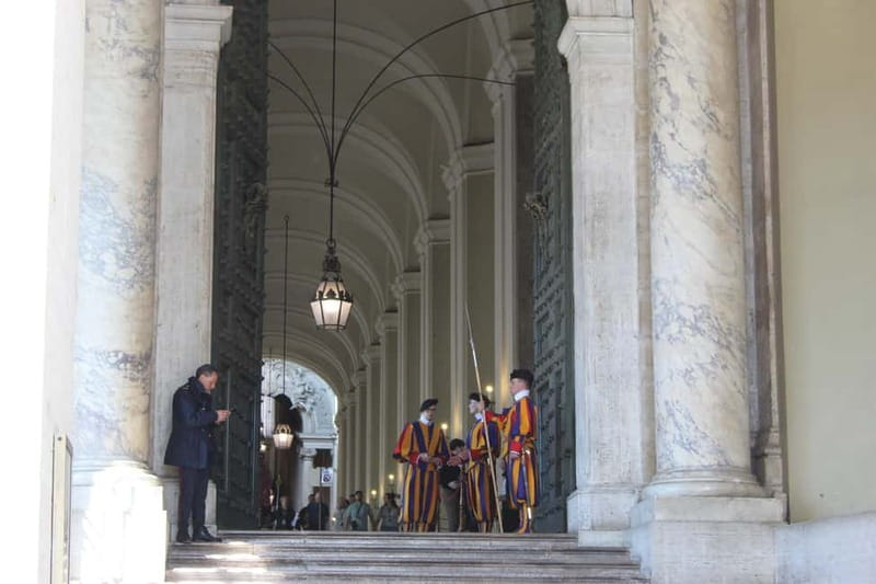 St. Peter's Basilica: Hosted Entrance & Digital Audioguide - Timing, Dress Code, and What to Bring