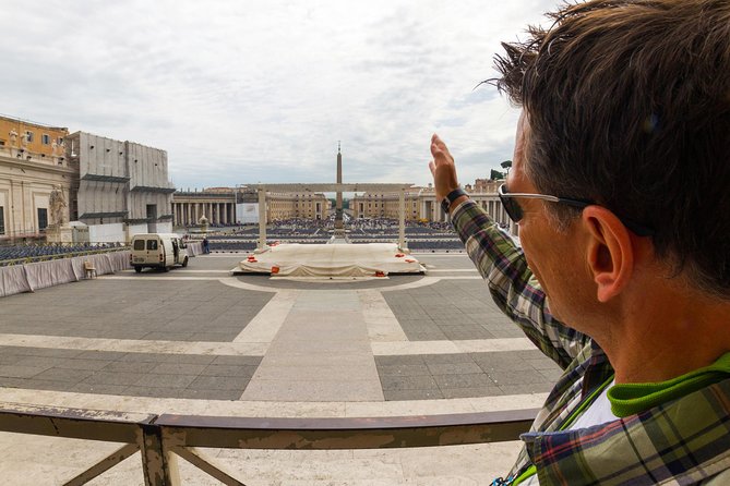 St. Peter’s Basilica Priority Access Tour with Dome & Crypt - Meeting Point and the First Victory: Finding Your Group Fast