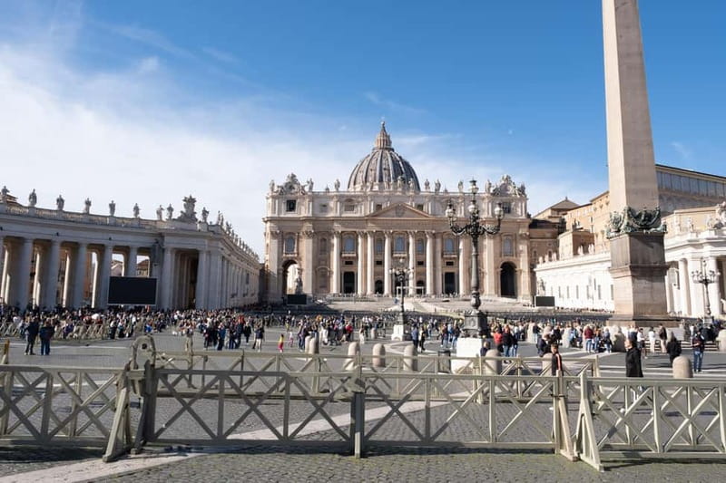 St. Peter’s Basilica Reserved Entry with Optional Dome Climb - Finding your greeter at Caffè Leonina (and why that matters)