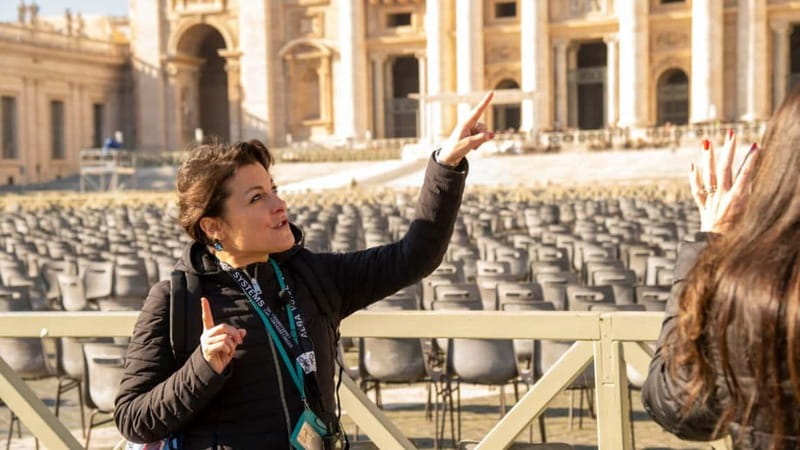 St. Peter's Dome Climb, Basilica and Vatacombs Tour - Starting the day at St. Peter’s Square (Tiare fountain meet-up)