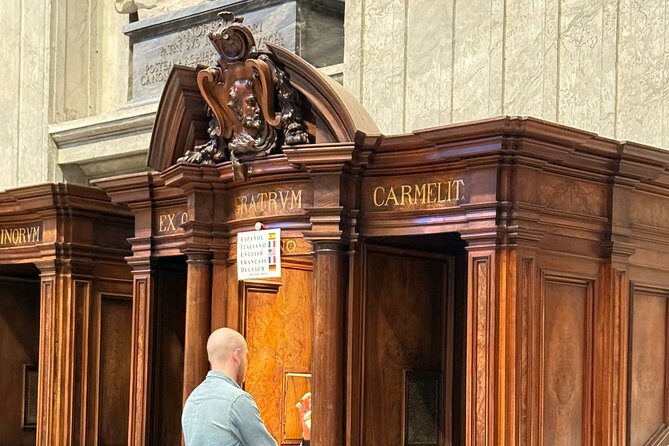 St. Peter's Semi-Private Tour (small groups) - Papal monuments: the small stops that make the big picture click