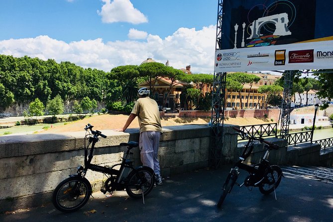 Sunrise in Rome: Small Group E-Bike tour with Italian Breakfast - Campidoglio sunrise viewpoint: the photo stop with payoff