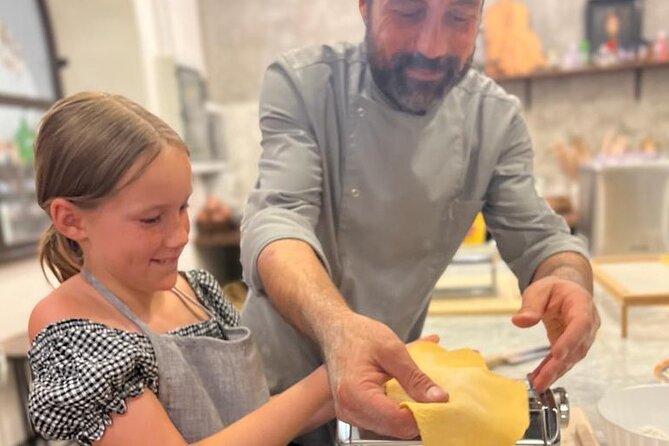 Super Fun Pasta & Gelato Class by Vatican with Wine + Oil Tasting - Meeting at Via Simone de Saint Bon, 57: how to arrive without stress