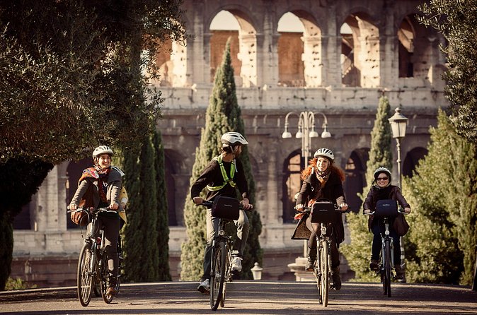 Taste of Rome by quality E-Bike - Piazza Navona orbit, then the Pantheon up close