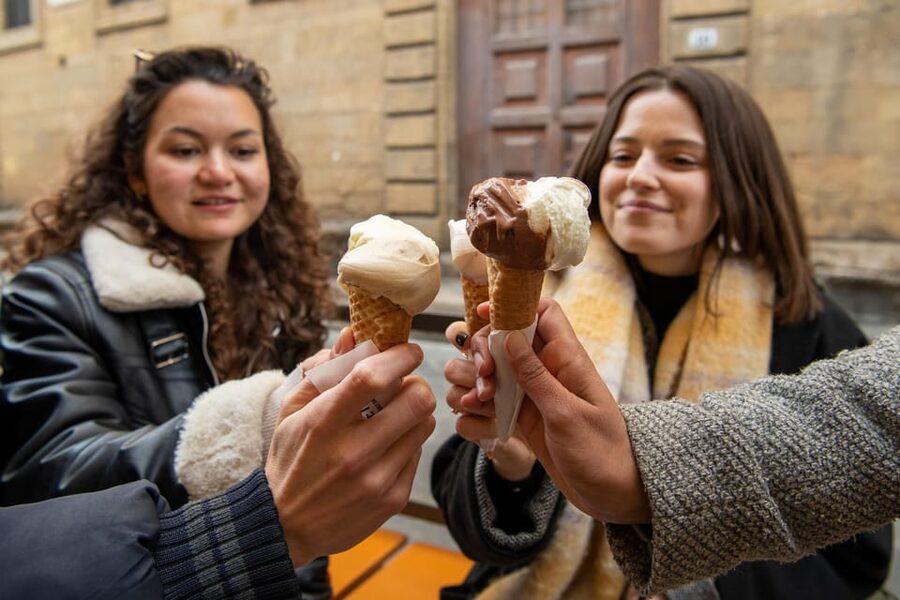 Taste of Tuscany: Food & Wine tour with Florentine Cuisine - Stop 2: Florence historic-centre walk and the core tastings